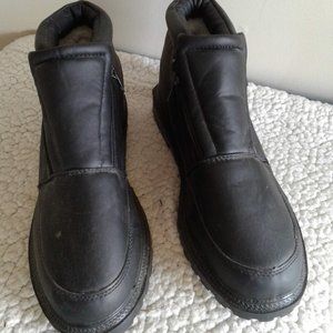 Mens Like New Winter Boot/ Shoe  Size 11 Charcoal
